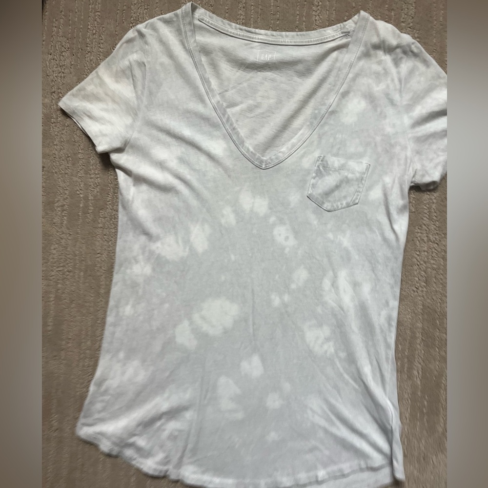 Gap t-shirt